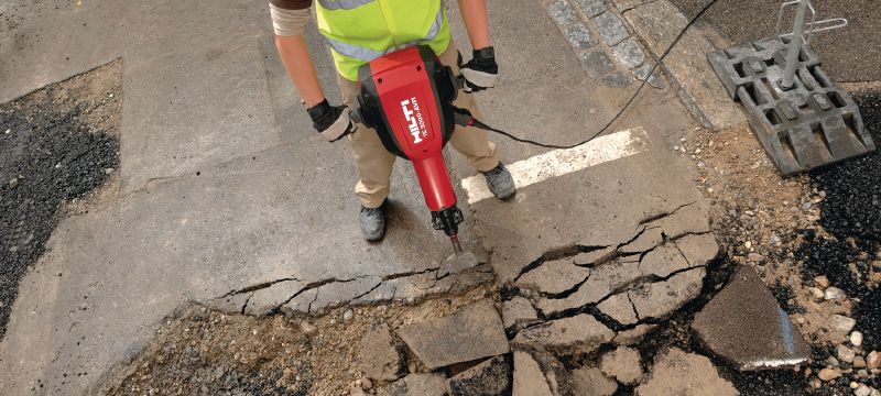 TE 3000-AVR Heavy-duty electric jackhammer Exceptionally powerful Hex 28 electric jackhammer for heavy-duty concrete floor demolition Applications 1